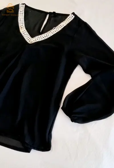 Tops & Blouses 