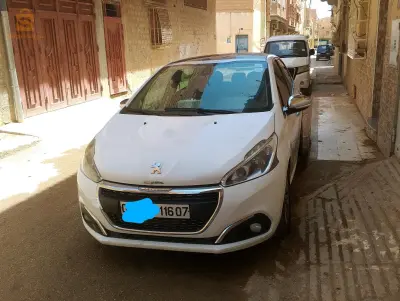 Peugeot 208 2016 7 BISKRA
