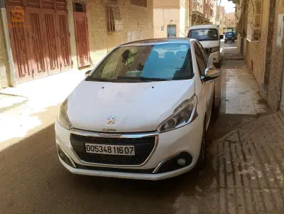 Peugeot 208 2016 7 BISKRA