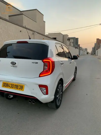 كيا Picanto 2018 39 الوادي