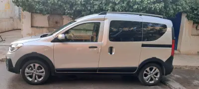 Renault Kangoo 2025 29 MASCARA