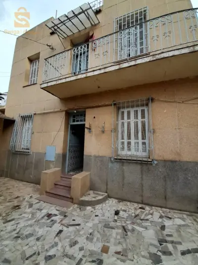 للبيع فلل سكنية عدد الغرف7 16 الجزائر
