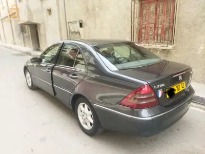 Mercedes 200 D 2002 43 MILA