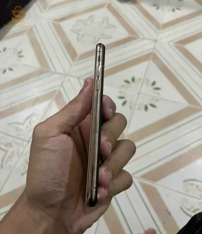 ايفون XS للبيع