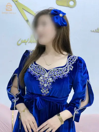 فساتين 