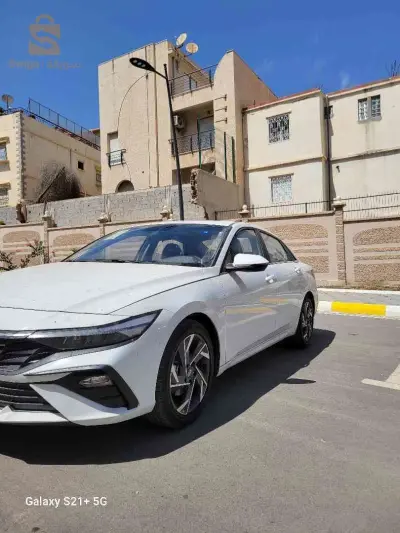 Hyundai Elantra 2025 25 CONSTANTINE