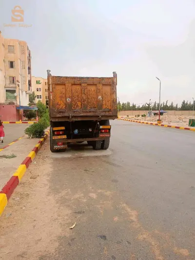 الشاحنات 