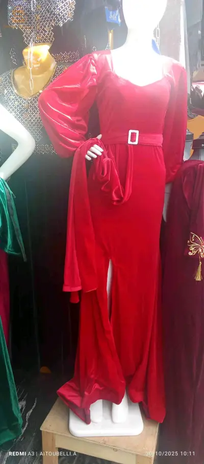 فساتين 