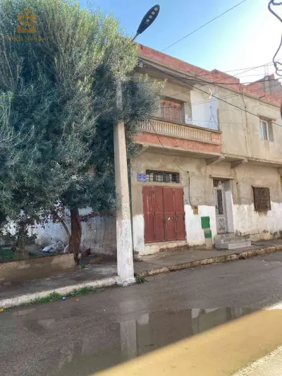 للبيع بيوت شعبية عدد الغرف5 31 وهران