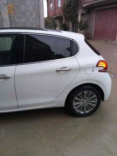 بيجو 208 2015 43 ميلة