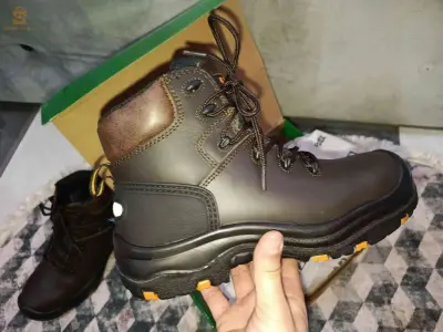 COVERGUARDChaussure De Securite haute CUIR Avec Embout Taille Haute N°39Prix:6000da