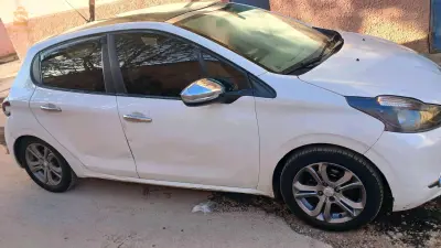 بيجو 208 2013 22 سيدي بلعباس