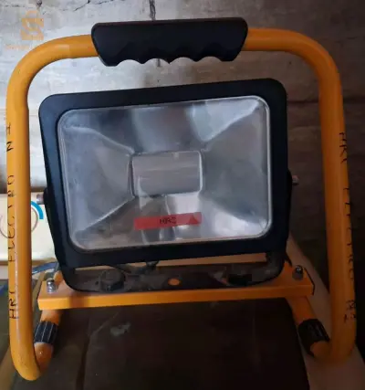 2 projecteurs LED
