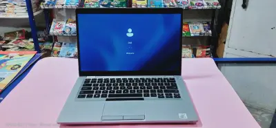 dell latitude 5410.  256 ssd mvme 8 go ram écran 14 pouce full HD chargeur d'origine batterie plus de 4h
