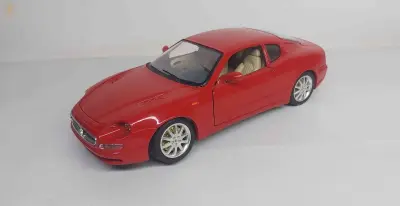 voiture miniature maseratti 3200gt 1/18 burago manque far avant