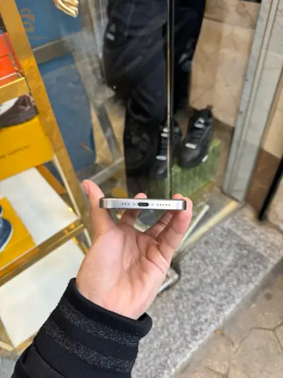 iphone 15 pro état 10/10 produit européen CE