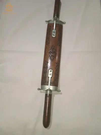 encien ensemble de découpage indien