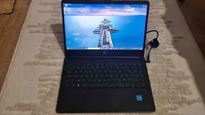 HP  Laptop 14s-SSD  i3