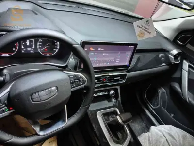 Geely Azkarra 2025 16 ALGER