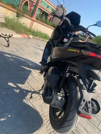 Vmax 200cc