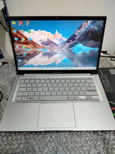 PC européen caba ASUS Vivobook X1404Z – i5-1235U / 8 Go DDR4 / 512 Go SSD NVMe / 14″ FHD